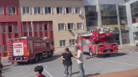 Okul kantininde yangın panik yarattı
