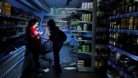 Panne de courant en Espagne et au Portugal : l’électricité rétablie dans près de 90% des foyers, les causes du black-out toujours inconnues
