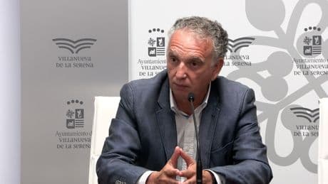 El delegado del Gobierno de Extremadura presumía de una diplomatura que no tiene