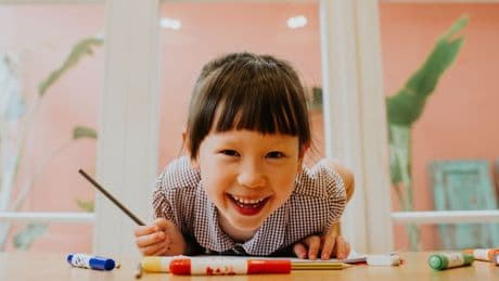 Muttersprache: Ein Linguist räumt mit Mythen auf: Was macht Mehrsprachigkeit mit Kindern?