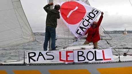 Dans l’archipel des Glénan, la régate anti-Bolloré des Soulèvements de la Terre