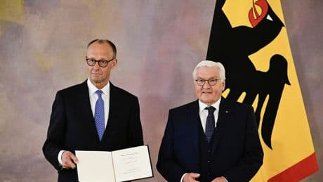 Beschadigde Merz begint als kanselier met grote opgaven