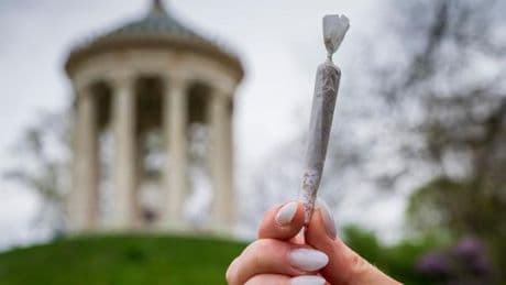 Cannabisgesetz: Gericht: Kiffen im Nordteil des Englischen Gartens erlaubt