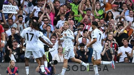 Fulham 1-1 Manchester United: Emile Smith Rowe rescues point as Red Devils left to rue missed chances