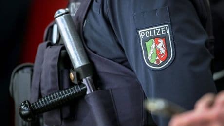 Hannover: 96-Fans liefern sich nach Spiel in Düsseldorf Massenschlägerei