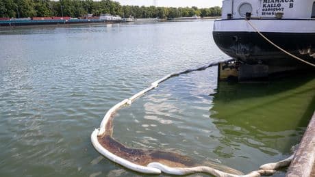 Gevaar voor drinkwater Antwerpen geweken na opruimen van olievlek in Belgisch kanaal