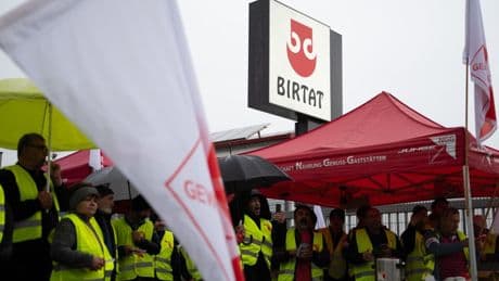 Warnstreik in Baden-Württembergs größter Dönerspieß-Fabrik