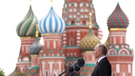 Las mejores imágenes del desfile del Día de la Victoria: la exhibición de Putin de músculo militar y nuclear