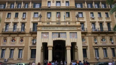 Condenado a siete años de prisión por violar a su hijastra mientras su madre estaba en la cárcel