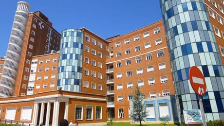 La sanidad reprende a un médico por atender a una niña en el final de su vida “fuera del horario oficial”