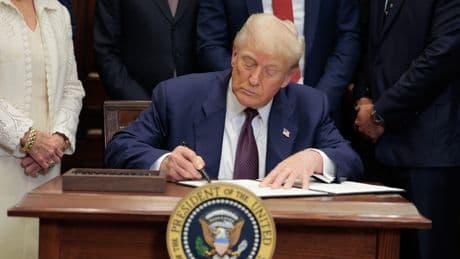 Trump tira dritto con i dazi