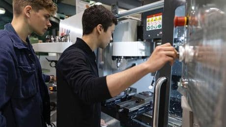 La FP se convierte en la vía más directa al empleo que demandan las empresas