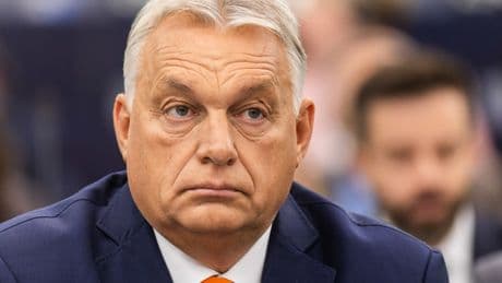 Ungarn: Europa-Politiker wollen Orbán „den Geldhahn zudrehen“