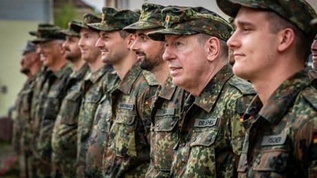 Bundeswehr : Bilfinger-Chef Schulz im Interview: „Wenn die Freiwilligkeit nicht reicht, muss die Pflicht kommen“