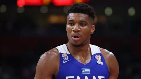 Malestar y preocupación en Grecia por Giannis Antetokounmpo