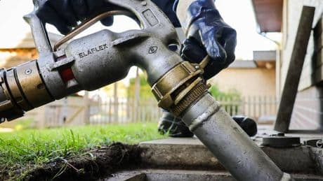 Tanken und Heizen: Was die Preisentwicklung beim Rohöl für Verbraucher bedeutet