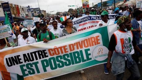 Côte d’Ivoire : des milliers d’opposants défilent à Abidjan pour dire « Non à un quatrième mandat ! » d’Alassane Ouattara