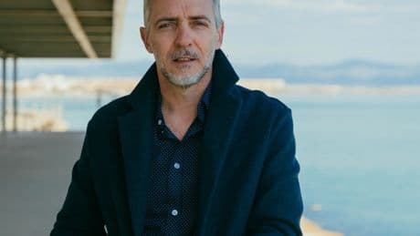 Javier Alandes novela sobre las falsificaciones de arte en su último libro, &#039;El rey del bronce&#039;: &quot;Escribo lo que me gustaría leer como lector&quot;
