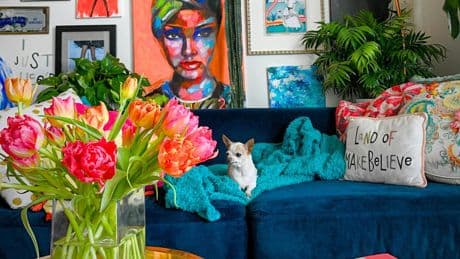'Cluttercore', cuando el desorden se convierte en tendencia: el estilo decorativo que huye del minimalismo