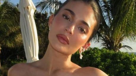 Kylie Jenner leaves fans convinced she'd 'eloped' with Timothée Chalamet