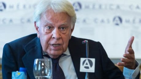 Felipe González afirma que &quot;la autoamnistía es una vergüenza&quot; y se plantea no votar al PSOE