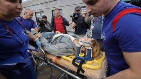 Blitz contro treno militare: 7 morti e due ponti distrutti. Mosca: "Siamo sotto attacco"