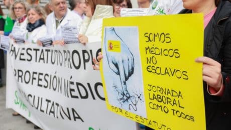 Los médicos van a la huelga: "El último borrador del Estatuto Marco entregado por Sanidad fue un maquillaje del anterior"