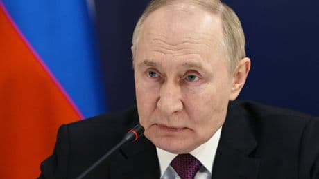Putin Is Tightening His Grip On Russia's Internet With Dramatic New Tactic, UK Says