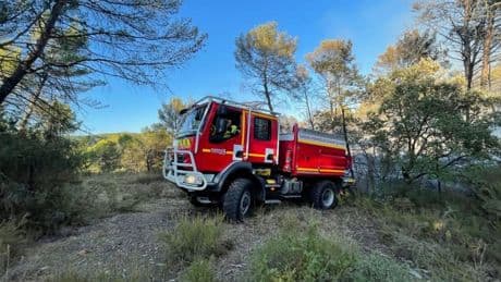 Deux départs de feu dans les Bouches-du-Rhône, plusieurs centaines de pompiers mobilisés