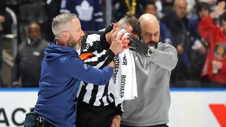 Blutiger Vorfall - NHL-Schiri übel am Kopf getroffen