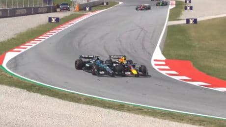La peligrosa colisión entre Max Verstappen y George Russell en el GP de España: &quot;Ha sido una carrera de destrucción&quot;