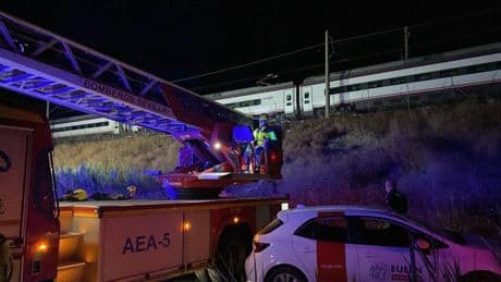 Los trenes AVE circulan ya con "normalidad" tras la evacuación de 2.200 pasajeros por avería