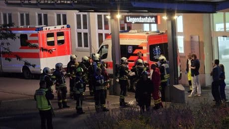 9 Klinik-Mitarbeiter verletzt - Reizgas! Notaufnahme wegen Raubopfer evakuiert