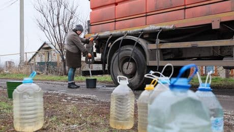Kinder schicken Hilferuf an "Onkel Putin": Wasser in Donezk wird knapp
