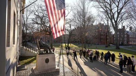 L'administration Trump retire à Harvard le droit d'accueillir des étudiants étrangers