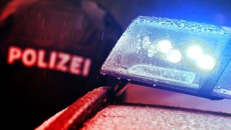 Offenbach - Seniorin stirbt nach Unfall auf Zebrastreifen