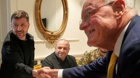 USA haben nach Angaben von Selenskyj Waffenlieferungen wieder aufgenommen