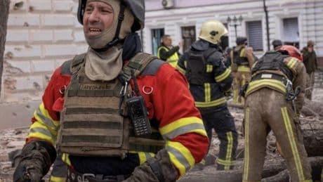 La nueva matanza de docenas de civiles en Sumy indigna a la UE pero Trump ni se inmuta para seguir negociando