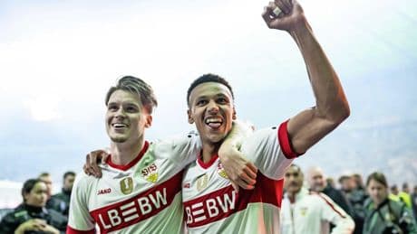 Ramon Hendriks apetrots op Duitse bekerwinst met VfB Stuttgart: ’Sterker door moeilijke jaren bij FC Utrecht en Vitesse’