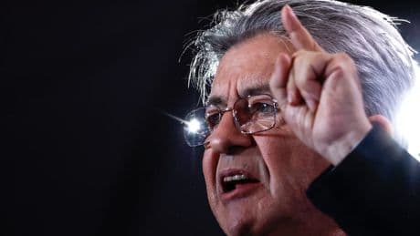 Jean-Luc Mélenchon salue la chute de deux gouvernements "sans tirer un coup de fusil"