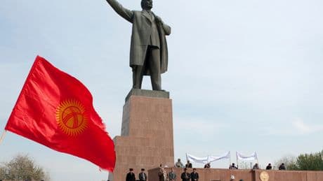 Central Asia’s largest Lenin statue taken down to be replaced by flagpole