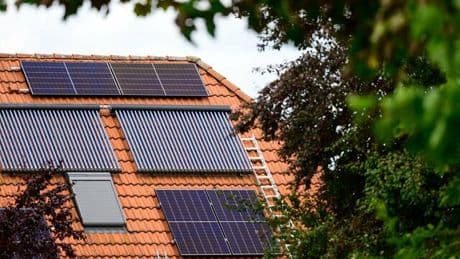 Energieversorgung: Wirtschaftsministerin: Förderung für private Solaranlagen überdenken