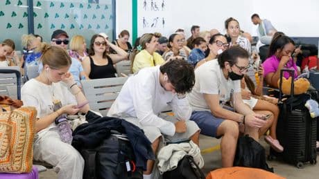 Los trenes entre Madrid y Galicia se mantienen suspendidos este viernes, pero Renfe habilitará un convoy hasta Zamora