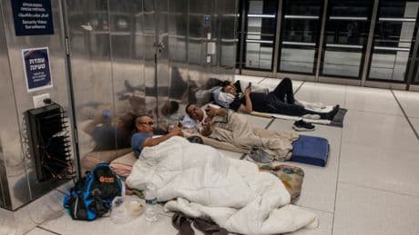 Des centaines d'habitants de Tel-Aviv se réfugient dans les souterrains face aux attaques iraniennes