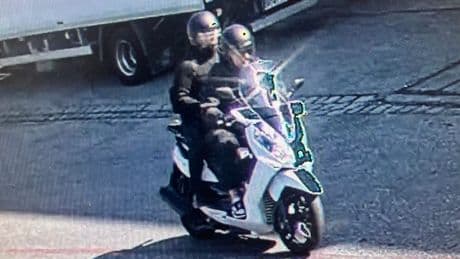 Sie flüchteten mit der Vespa - Die Mega-Beute der Rolex-Räuber auf dem Roller