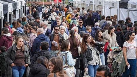 La Naja se convierte en la 'Avenida del Libro'
