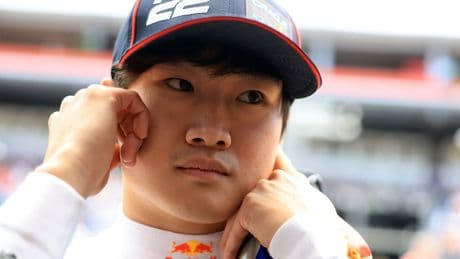 Tsunoda worstelt in de schaduw van Verstappen: 'Het is geen pannenkoek, hè'
