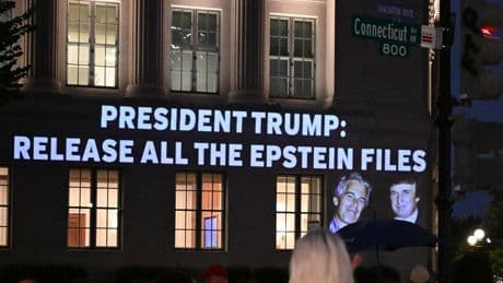 Trump afronta un cisma sin igual entre sus fieles por Epstein y por Putin