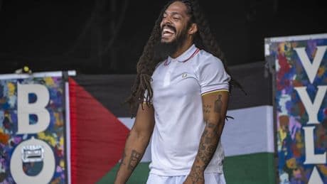 Bobby Vylan tells fans to stop IDF chants at first UK gig since Glastonbury