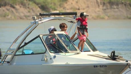 Life-jackets mandatory on the river, Edmonton reminds water sport enthusiasts